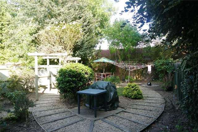  Image of 3 Bedroom Detached to rent at Winnersh Wokingham Winnersh, RG41 5ST