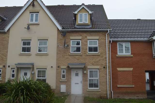  Image of 3 Bedroom Town House to rent at Victoria Road Southchurch Southend On Sea, SS1 2AE