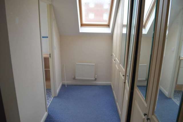  Image of 3 Bedroom Town House to rent at Victoria Road Southchurch Southend On Sea, SS1 2AE