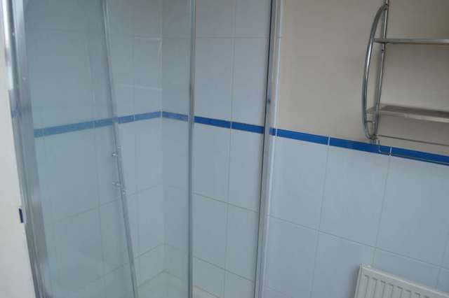  Image of 3 Bedroom Town House to rent at Victoria Road Southchurch Southend On Sea, SS1 2AE