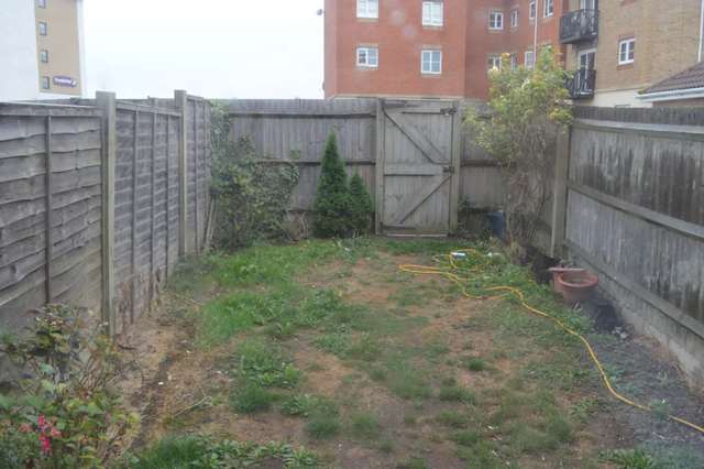  Image of 3 Bedroom Town House to rent at Victoria Road Southchurch Southend On Sea, SS1 2AE