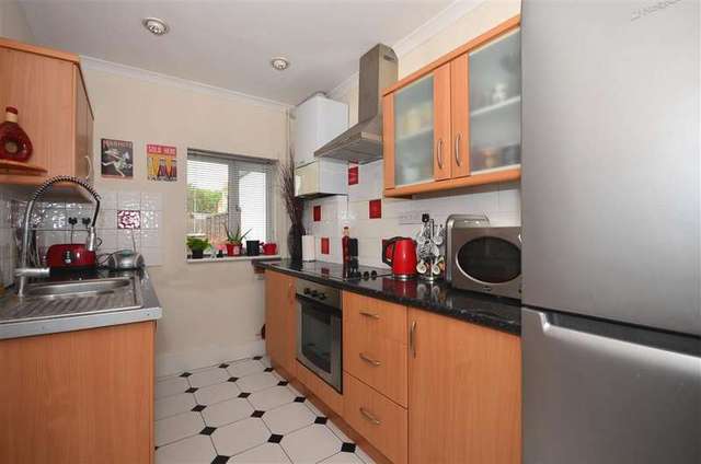  Image of 2 Bedroom Terraced for sale at Dartford Kent Dartford, DA1 1UA