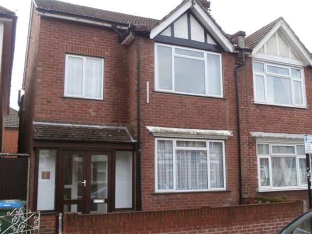  Image of 4 Bedroom Semi-Detached to rent at Shirley, SO15 2HH
