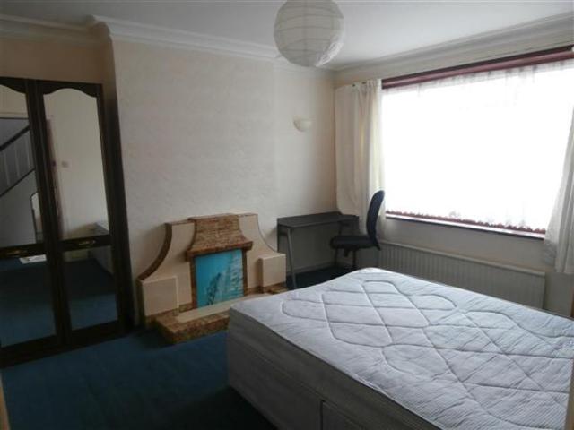  Image of 4 Bedroom Semi-Detached to rent at Shirley, SO15 2HH