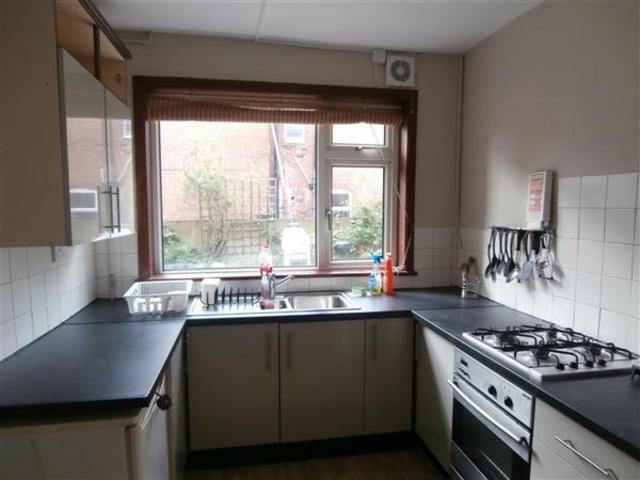  Image of 4 Bedroom Semi-Detached to rent at Shirley, SO15 2HH