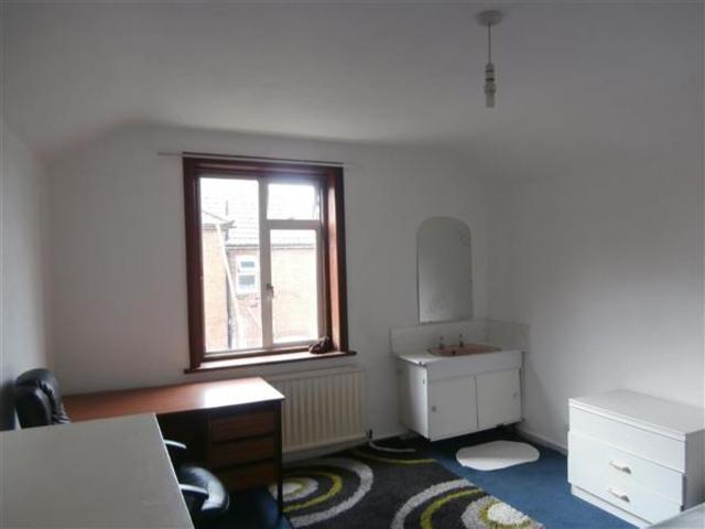  Image of 4 Bedroom Semi-Detached to rent at Shirley, SO15 2HH