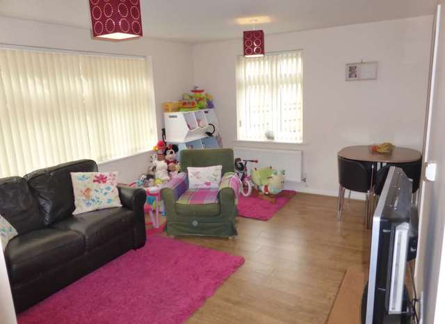  Image of 1 Bedroom Flat to rent at Saxon House Stirlings Road Wantage, OX12 7ET