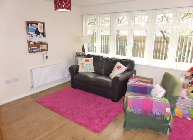  Image of 1 Bedroom Flat to rent at Saxon House Stirlings Road Wantage, OX12 7ET