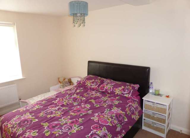  Image of 1 Bedroom Flat to rent at Saxon House Stirlings Road Wantage, OX12 7ET