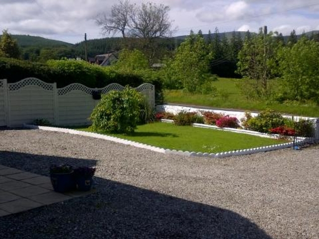  Image of 3 Bedroom Semi-Detached for sale at Main Road  Sandbank, PA23 8QS