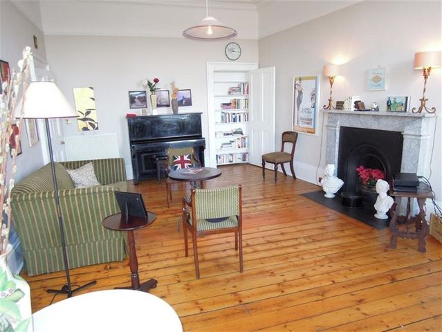  Image of 3 Bedroom Flat to rent at New Town Edinburgh Edinburgh, EH3 5DX