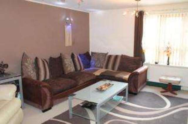  Image of 2 Bedroom Flat for sale at Stratford-upon-Avon Warwickshire Shottery, CV37 9PU