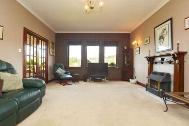  Image of 4 Bedroom Bungalow for sale at Biggar, ML12 6NS