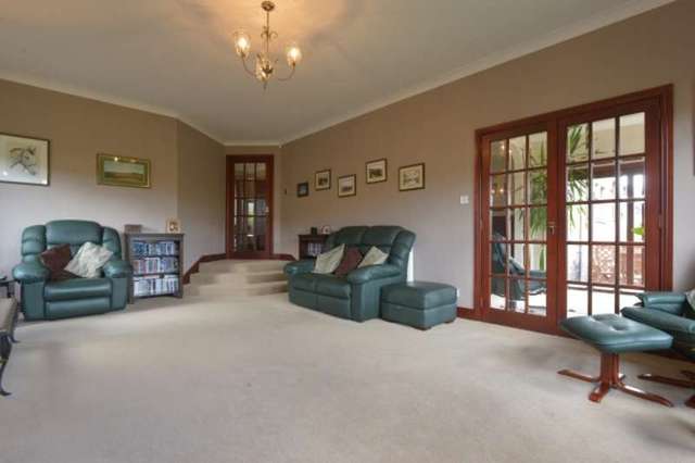  Image of 4 Bedroom Bungalow for sale at Biggar, ML12 6NS