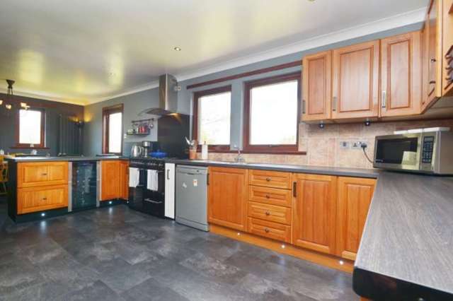  Image of 4 Bedroom Bungalow for sale at Biggar, ML12 6NS