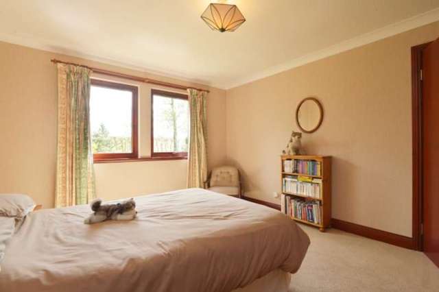  Image of 4 Bedroom Bungalow for sale at Biggar, ML12 6NS