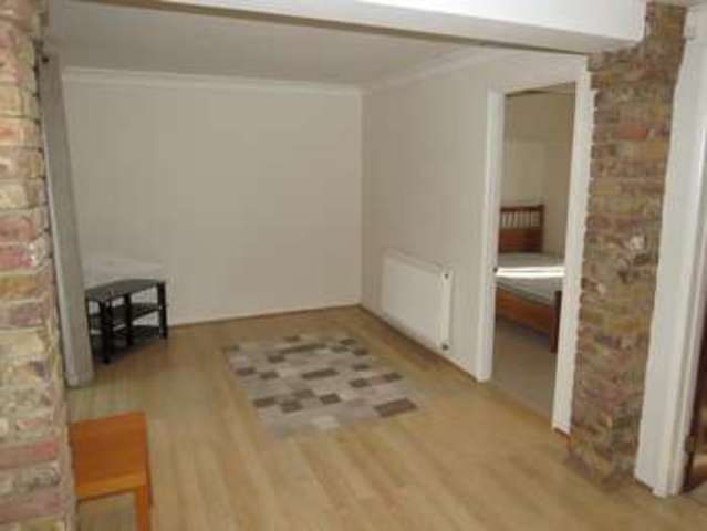  Image of 2 Bedroom Maisonette to rent at Forest Green Road Fifield Bray Wick, SL6 2NR