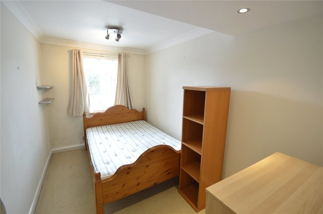  Image of 2 Bedroom Maisonette to rent at Forest Green Road Fifield Bray Wick, SL6 2NR
