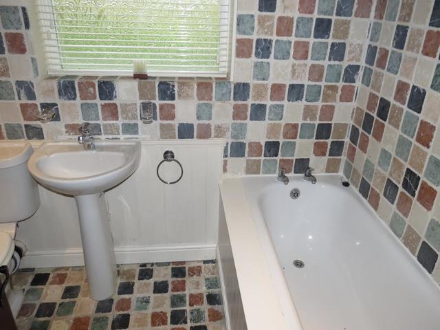  Image of 2 Bedroom Maisonette to rent at Forest Green Road Fifield Bray Wick, SL6 2NR