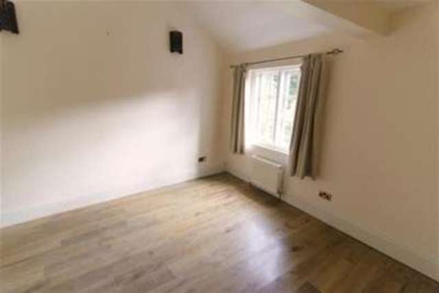  Image of 2 Bedroom Detached to rent at Rickmansworth, WD3 5JF