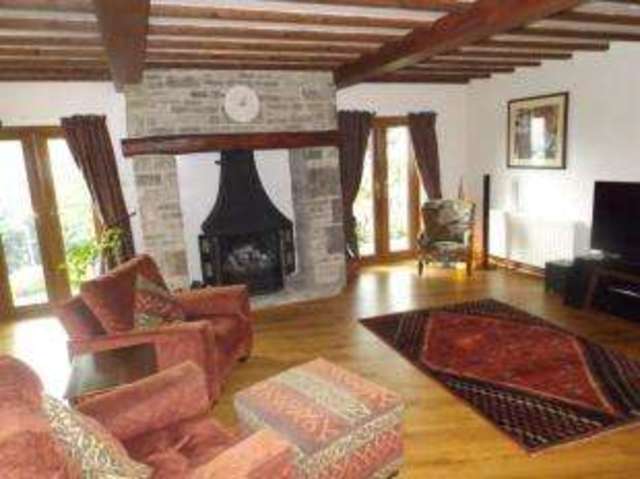  Image of 3 Bedroom Detached for sale at Shaw Lane Holmfirth Upperthong, HD9 2PP