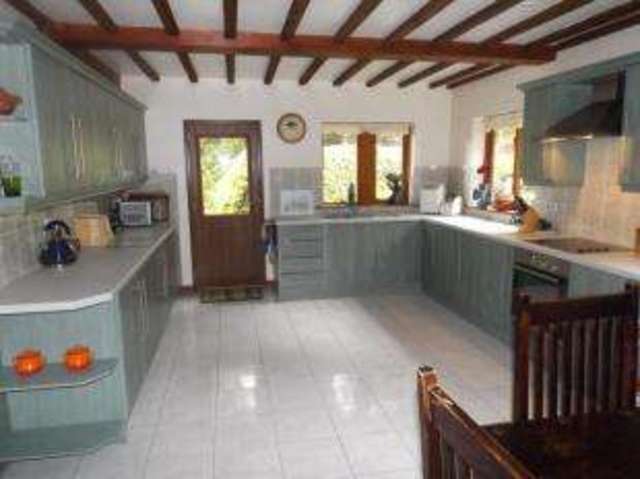  Image of 3 Bedroom Detached for sale at Shaw Lane Holmfirth Upperthong, HD9 2PP