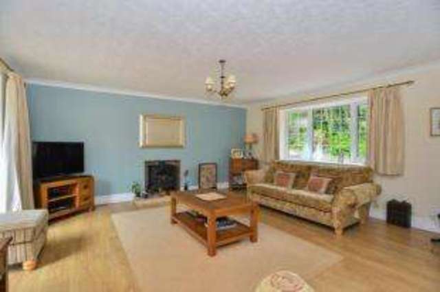  Image of 2 Bedroom Bungalow for sale at Huthwaite Sutton-in-Ashfield Huthwaite, NG17 2RU