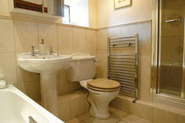  Image of 2 Bedroom Cottage for sale at Greenfield Saddleworth Greenfield, OL3 7DZ
