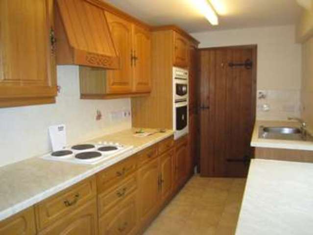  Image of 4 Bedroom Cottage for sale at Riverside Mews Lechlade Gloucestershire, GL7 3AL