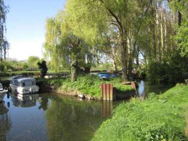  Image of 4 Bedroom Cottage for sale at Riverside Mews Lechlade Gloucestershire, GL7 3AL