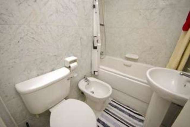  Image of 2 Bedroom Flat to rent at London, W1H 1SA