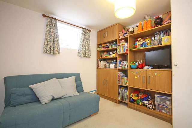  Image of 3 Bedroom Detached for sale at Reigate, RH2 7JX