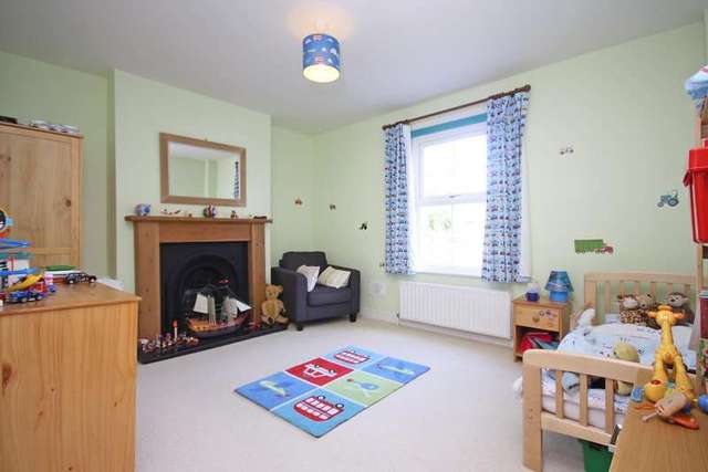  Image of 3 Bedroom Detached for sale at Reigate, RH2 7JX