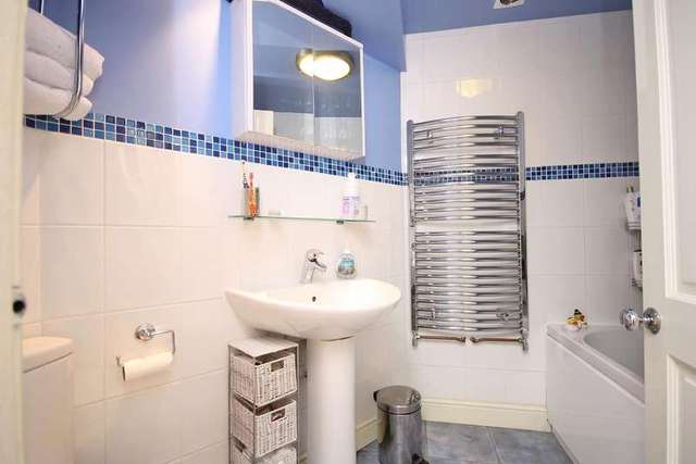  Image of 3 Bedroom Detached for sale at Reigate, RH2 7JX
