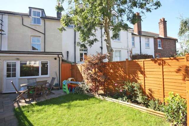  Image of 3 Bedroom Detached for sale at Reigate, RH2 7JX