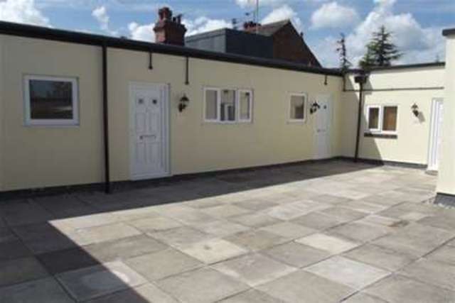 Image of 2 Bedroom Flat to rent at Studley, B80 7AG