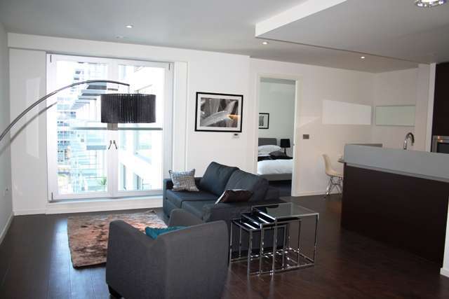  Image of 1 Bedroom Flat to rent at North Boulevard  Canary Wharf, E14 9FG