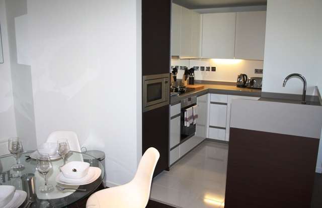  Image of 1 Bedroom Flat to rent at North Boulevard  Canary Wharf, E14 9FG