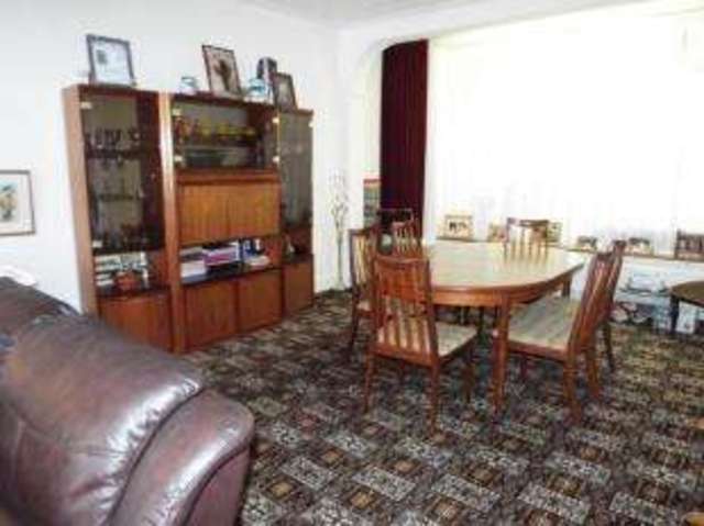  Image of 4 Bedroom Semi-Detached for sale at Barkingside Essex Barkingside, IG6 1DU