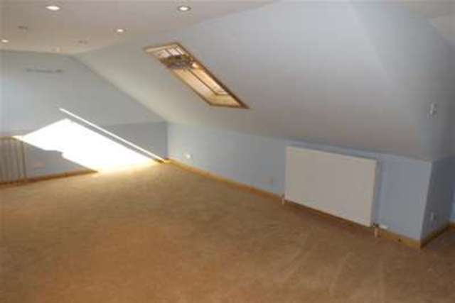  Image of 4 Bedroom Flat to rent at Strathaven, ML10 6LU