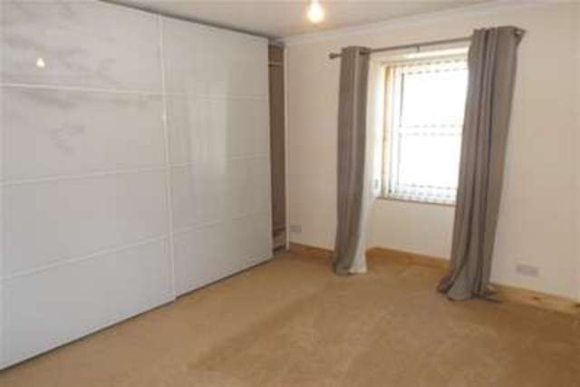  Image of 4 Bedroom Flat to rent at Strathaven, ML10 6LU