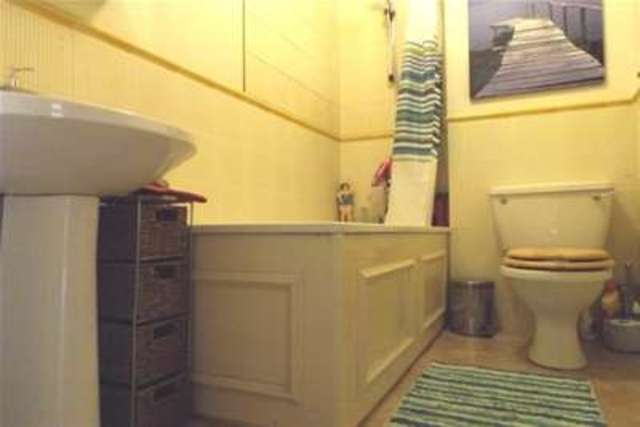  Image of 2 Bedroom Flat to rent at Chelmsford, CM1 1UE