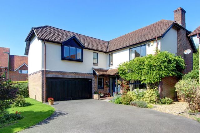  Image of 5 Bedroom Detached for sale at Campion Drive  Romsey, SO51 7RD