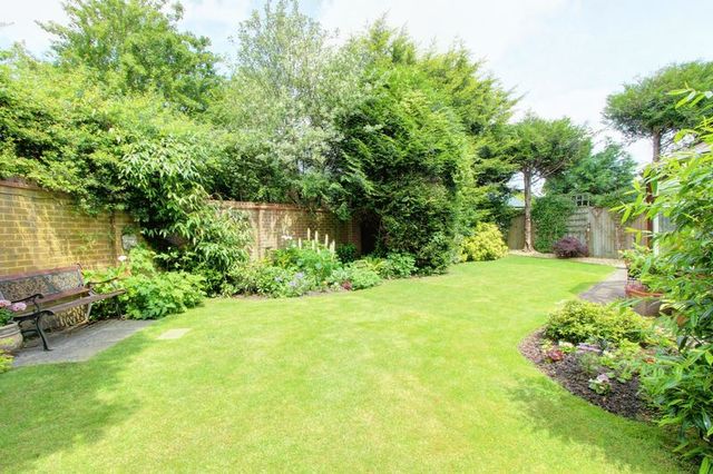  Image of 5 Bedroom Detached for sale at Campion Drive  Romsey, SO51 7RD