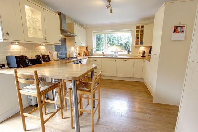  Image of 5 Bedroom Detached for sale at Campion Drive  Romsey, SO51 7RD