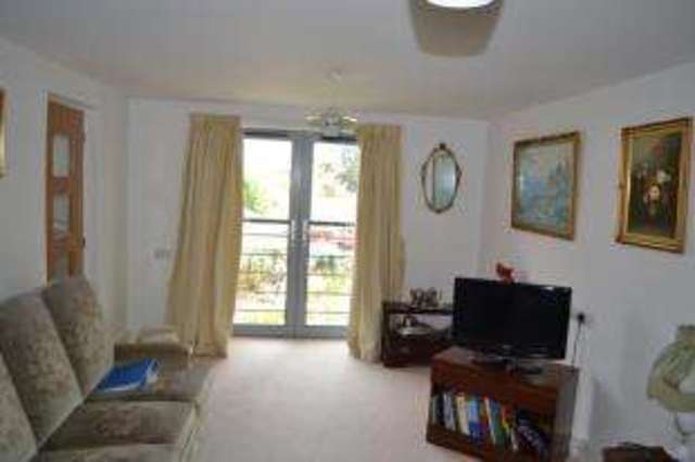  Image of 1 Bedroom Flat for sale at Carnarvon Road Clacton-On-Sea Clacton-on-Sea, CO15 6EE