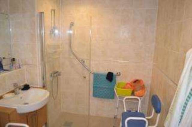  Image of 1 Bedroom Flat for sale at Carnarvon Road Clacton-On-Sea Clacton-on-Sea, CO15 6EE