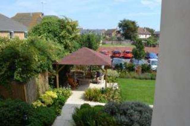  Image of 1 Bedroom Flat for sale at Carnarvon Road Clacton-On-Sea Clacton-on-Sea, CO15 6EE