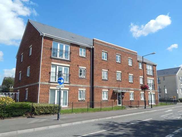  Image of 2 Bedroom Flat to rent at Pontardulais  Pontardulais, SA4 8AD
