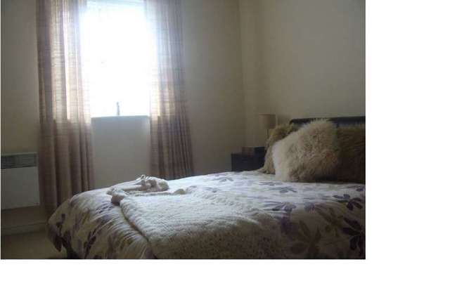  Image of 2 Bedroom Flat to rent at Pontardulais  Pontardulais, SA4 8AD